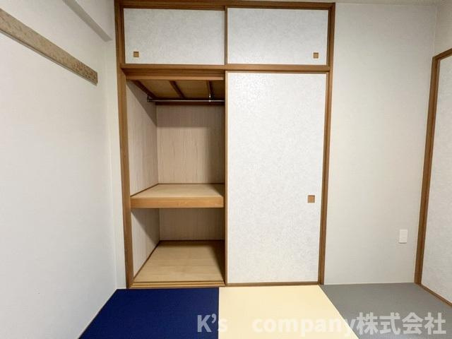和室の押入れ収納◇来客用の布団などの収納に便利な奥行きがあります◇