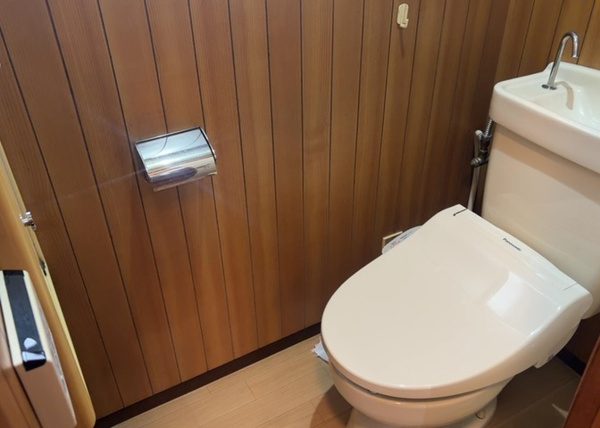 【相模原市中央区上溝の中古戸建てのトイレ】