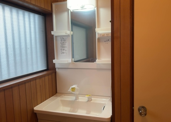 【相模原市中央区上溝の中古戸建ての独立洗面台】