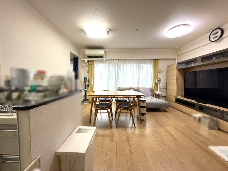15帖超のLDKで、ご家族みんなが快適にくつろげます。