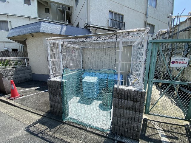 ゴミ捨て場