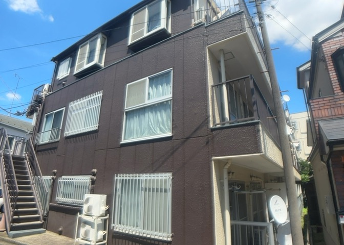 眺望の良さを楽しめるダイニングキッチンで家族団らんの時間を過ごしてはいかがでしょうか。バルコニーから見える景色を家族で眺める時間は、時間が経つのを忘れてしまいそうですね。是非、現地を見に行きましょう！