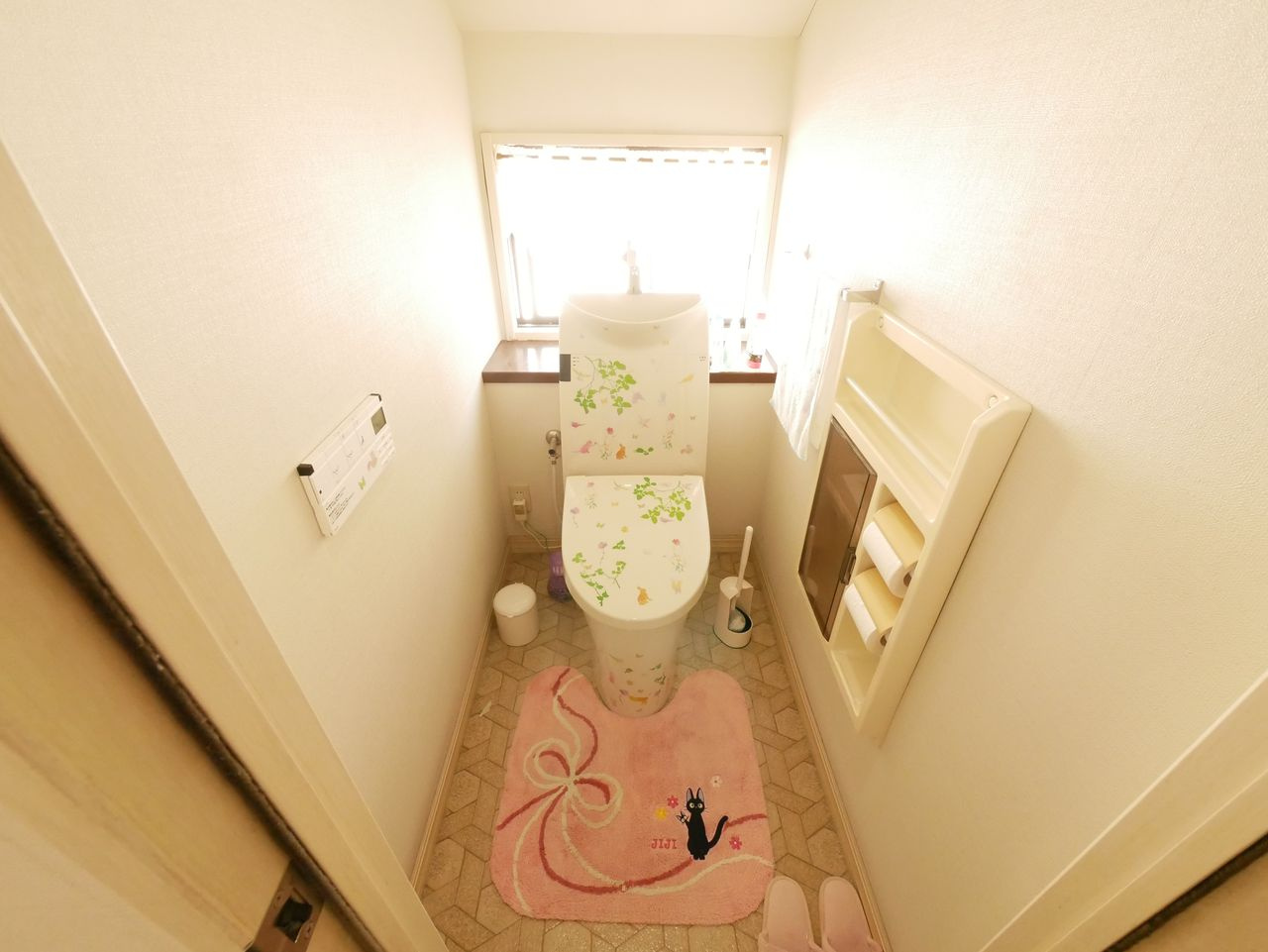 2階トイレも2014年にリフォーム済