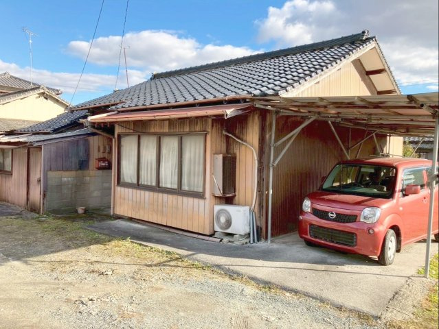 嘉麻市鴨生の古家付土地です！