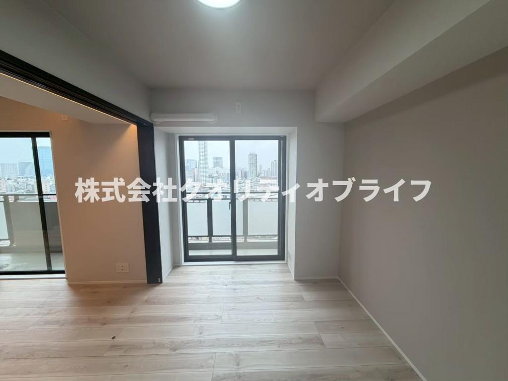 5.2帖ありますのでベッドを置いても充分な広さ