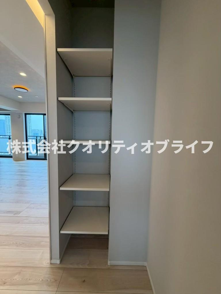 LDKにも小棚収納がございます