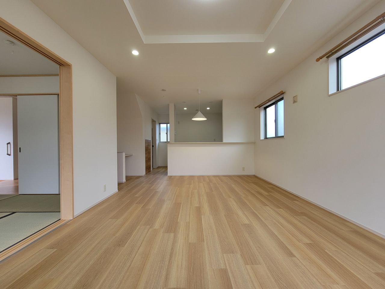 18帖リビング　内装リフォーム済み