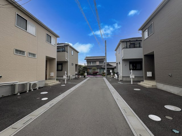 広々約19.7帖のリビング・キッチン・洗面・浴室がまとまった水回り動線で、家事の移動もスムーズです！宅配ボックス・EV車充電コンセントあり！