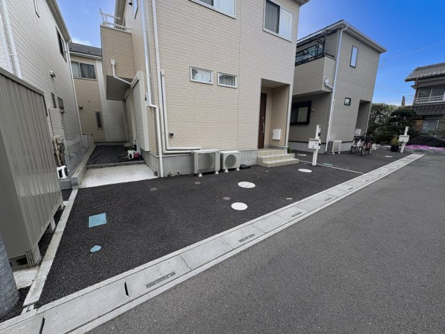 広々約19.7帖のリビング・キッチン・洗面・浴室がまとまった水回り動線で、家事の移動もスムーズです！宅配ボックス・EV車充電コンセントあり！