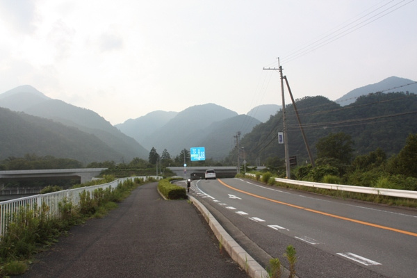 湖西バイパス「志賀ＩＣ」まで車で約5分。
