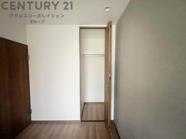 衣類やアクセサリー、小物類の収納が便利で整理整頓がしやすく、部屋の美観を保ちつつ、スペースを最大限に活用できます。衣服のしわやダメージを防ぎ、長持ちさせることができます。　