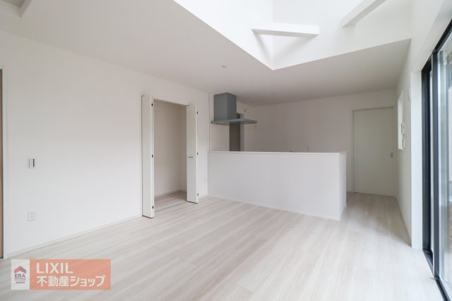【ダイニング】現地完成写真。家族でくつろげるダイニングです。