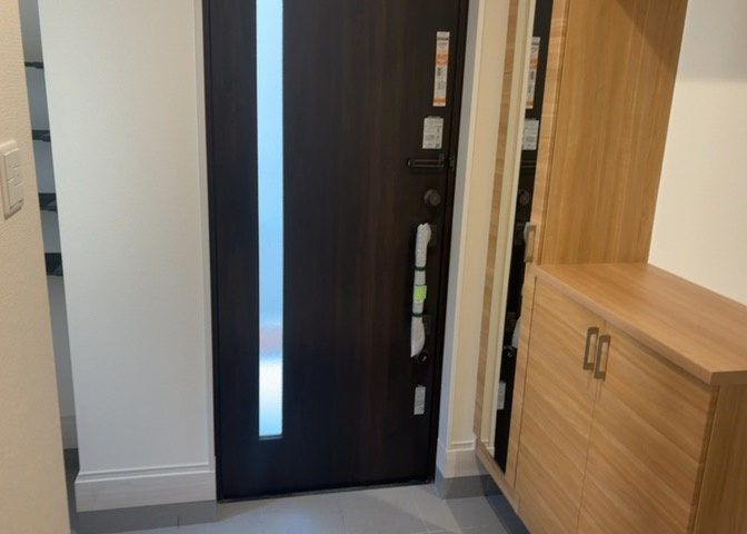 リビングの間取りの種類は大きくわけてリビングとダイニングが別になっているタイプ、リビングダイニング一体型です。どちらも一長一短ですので、家を選ぶ時はその両面をチェックして決めるようにしましょう。