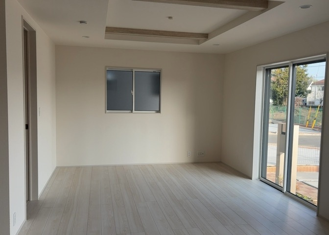 直線タイプはLとDKを一直線に並べた形で対面キッチンのタイプです。一般的なのでよく見かけるかもしれません。直線タイプに似た直接アイランドタイプは、キッチンとダイニングの間に壁がない分広く感じられます。