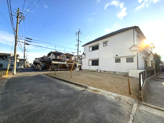 前面道路含む現地写真です