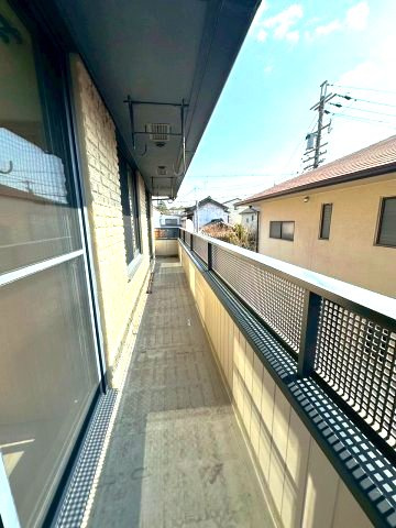 2階バルコニー　両面バルコニーにつき通風良好！
