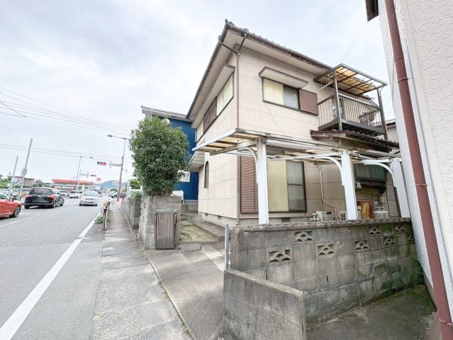 《オーナーチェンジ》木造瓦葺2階建て！