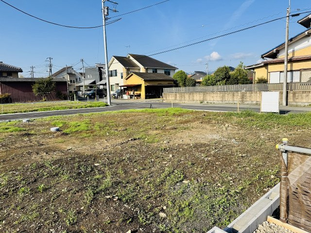 ～閑静で落ち着きのある住宅地内　建築条件の付いていない売地です～