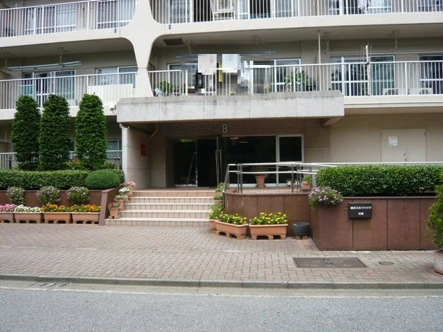 越谷スカイハイツB棟