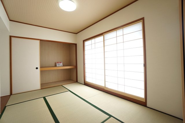 6帖の和室で落ち着いた時間を過ごせます♪