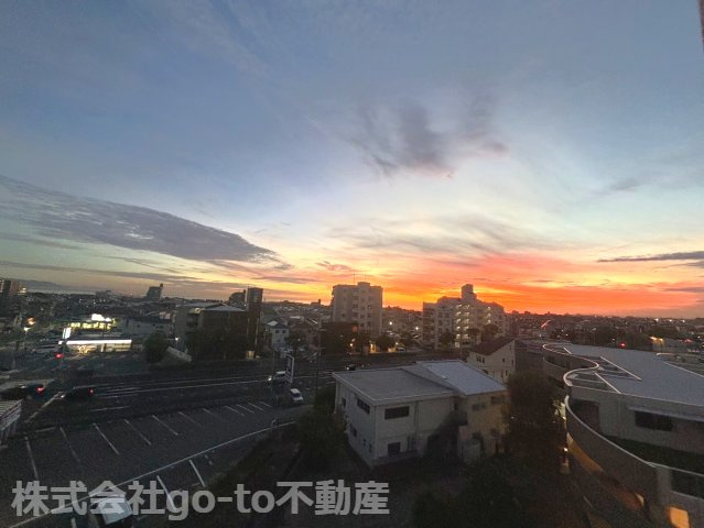 バルコニーから広がる美しい眺望が、日常の特別な癒しです♪