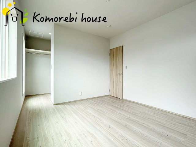 広々とした洋室です