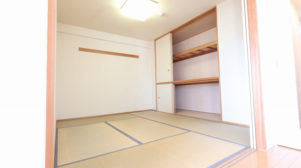 【サーパス渡橋浜山通りの和室】