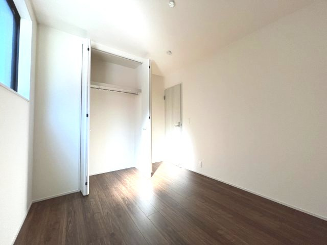【洋室2】収納スペース