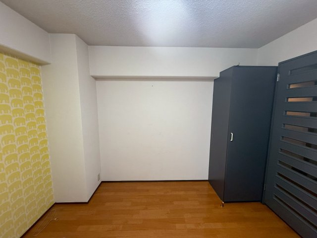 ワンポイントクロスがございます。