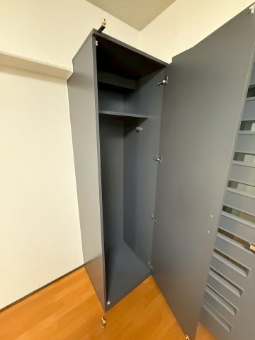 使用方法によってはお洋服の収納も可能です。