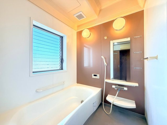 採光・換気用の窓がございます。