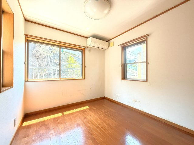 2階の洋室は全居室に収納がございます。