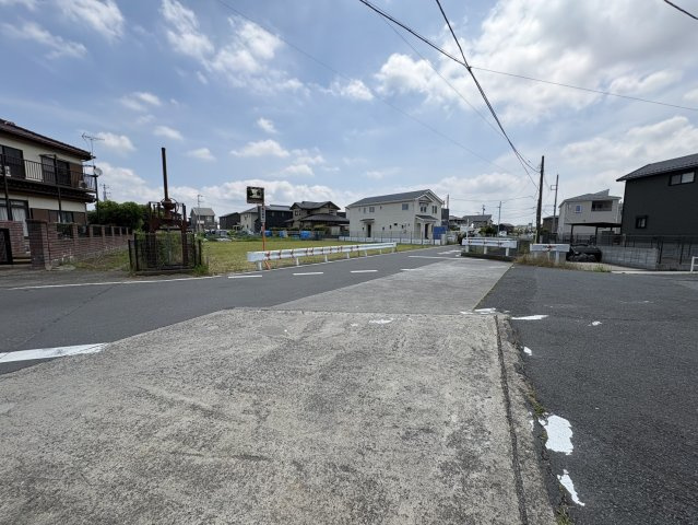 全3区画　ご家族のライフスタイルに合わせた自由設計が可能です。建物イメージや資金計画などお気軽にご相談ください。当社無料の間取り作成も承ります。
