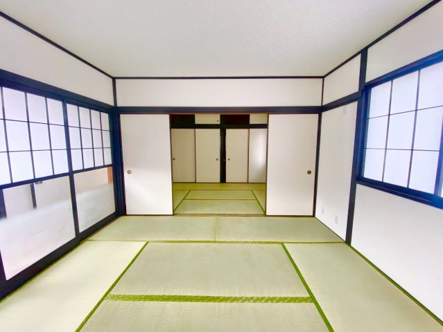 2部屋続きの和室は開放することで大空間になります♪　