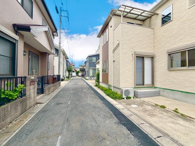 前面道路含む現地写真です