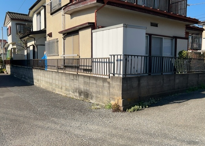 隣家の土地はどうなっているのか、生活利便施設が近くにあるのか、学校まで近いかなど、お客様のライフスタイルにあわせたイメージが重要です。また、近くにあると困る施設が近くにないかも確認するといいでしょう。