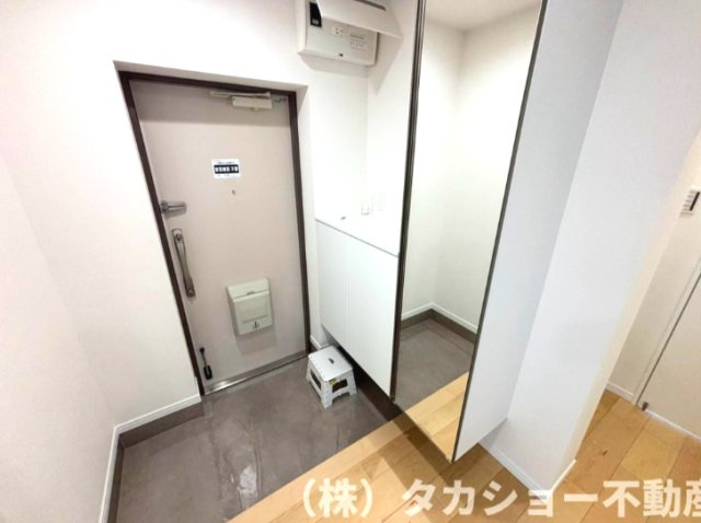 明るい玄関です