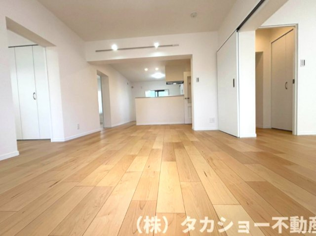ゆったり過ごせる居間です