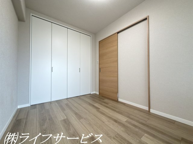 玄関側洋室／クローゼット有
