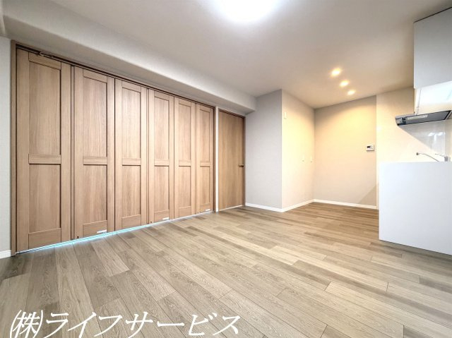 リビングルーム／可動間仕切りでお部屋の用途によって使い分けられます！