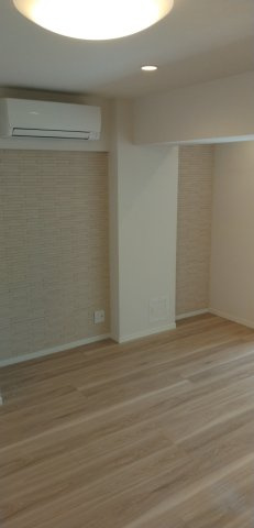 キッチンも含めて約11.2帖のリビングダイニング、洋室の扉を開放すれば、約16帖のスペースとしてもご利用いただけます