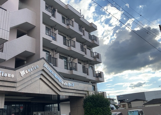 物件の詳細については、現地を見てわかること以外に、役所や法務局などで調べないとわからないことがあります。そのため、現地に行く場合は、もしこの物件を買ったらどのような生活ができるかをイメージしましょう。
