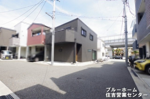 前面道路は5ｍあります。　ストレスのない広さ！