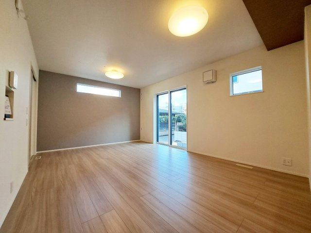 アクセントクロス採用でメリハリのあるお洒落な空間に仕上がっています。
