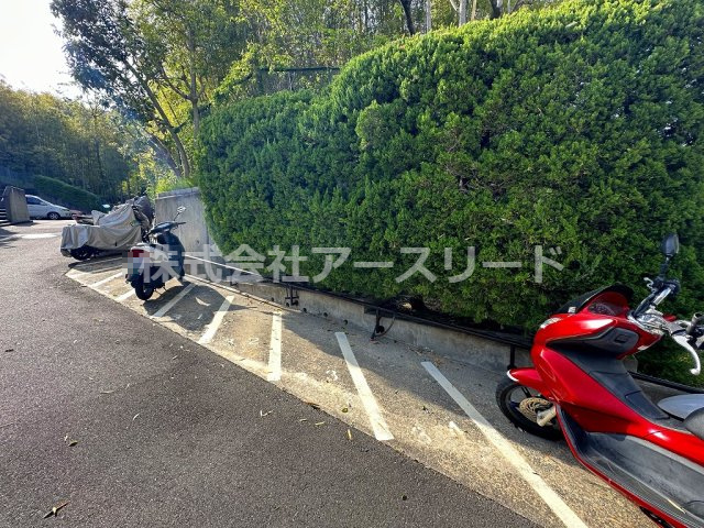【バイク置場】