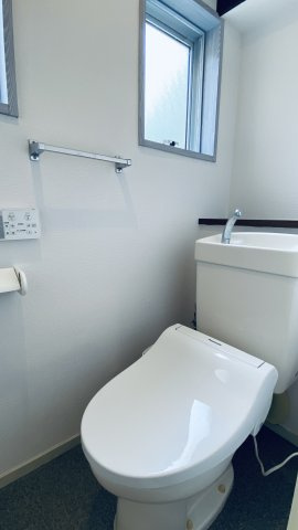 窓付のトイレ