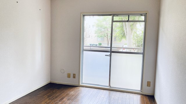 洋室約5.7帖　クローゼット有