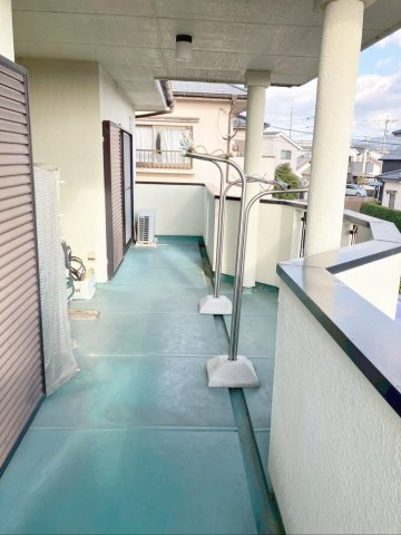 広々としたバルコニー！布団などの大きなものも干せますね！