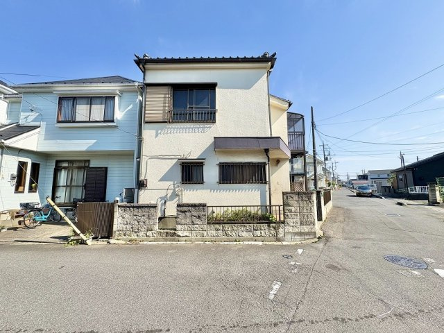 北西角地で開放感ある立地！南側駐車場のため、陽当り通風良好！自由設計で夢のマイホームはいかがでしょう！建築条件なし・お好きなハウスメーカーで建築可能です！