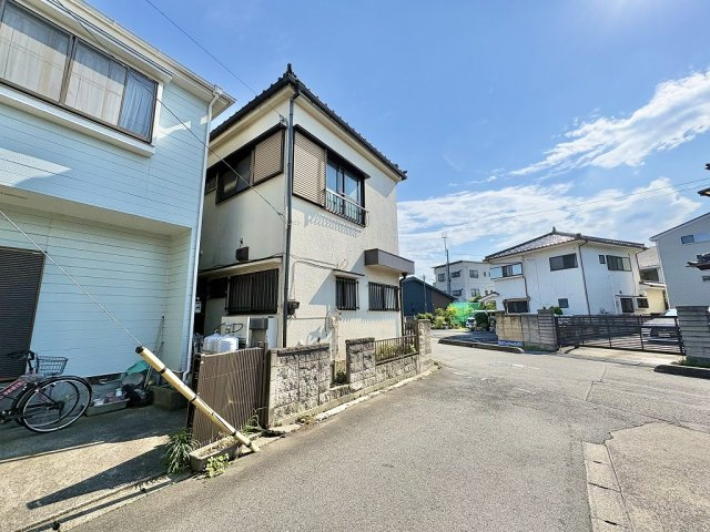 北西角地で開放感ある立地！南側駐車場のため、陽当り通風良好！自由設計で夢のマイホームはいかがでしょう！建築条件なし・お好きなハウスメーカーで建築可能です！